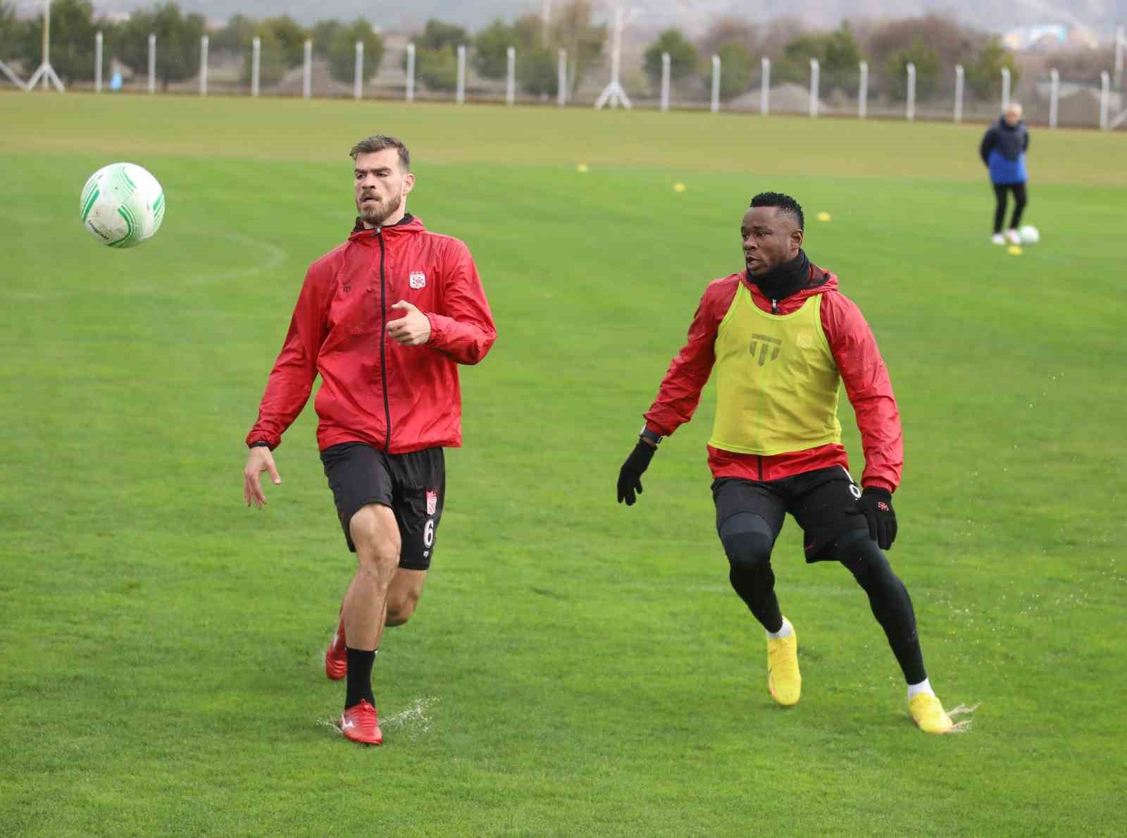 Sivasspor, Fiorentina maçının taktiğini çalıştı