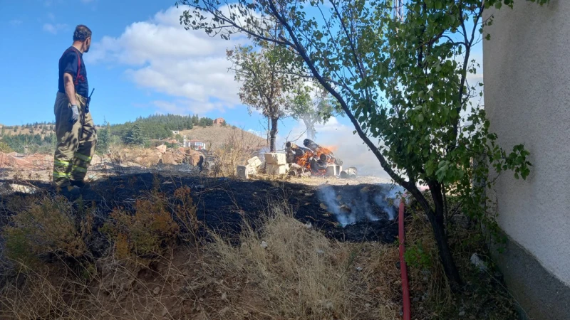 Hasandede Köyünde arazi yangını korkuttu!