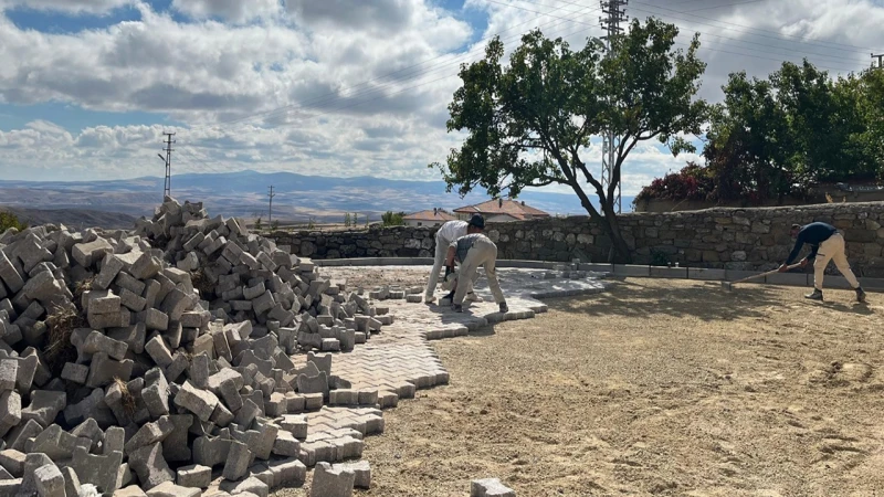 Tekke Köyü’ne kilit parke yapılıyor