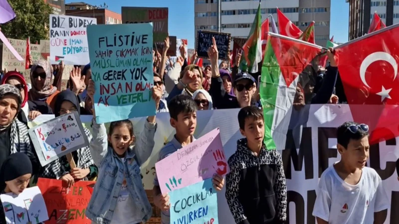 Kırıkkale tek yürek olup Gazze için dua etti