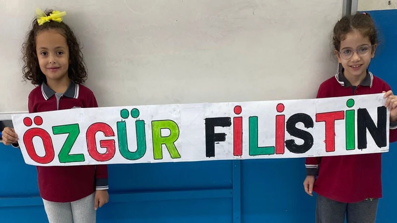 Filistin için öğrencilerden duygulu mesaj