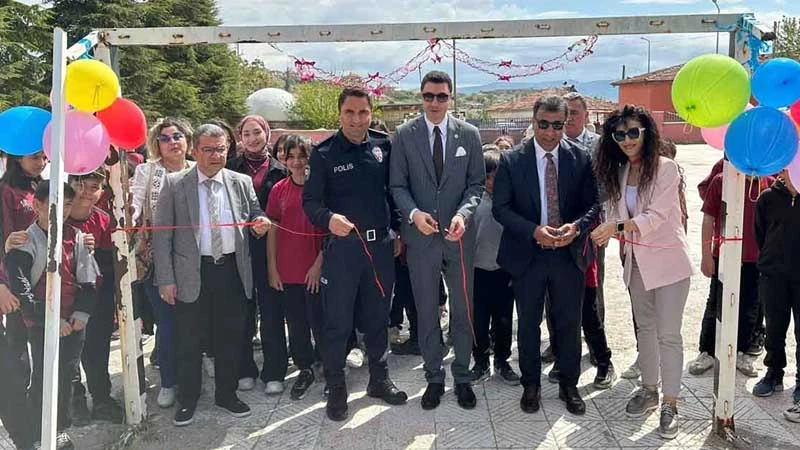Karakeçili’de yıl sonu sergisine yoğun ilgi