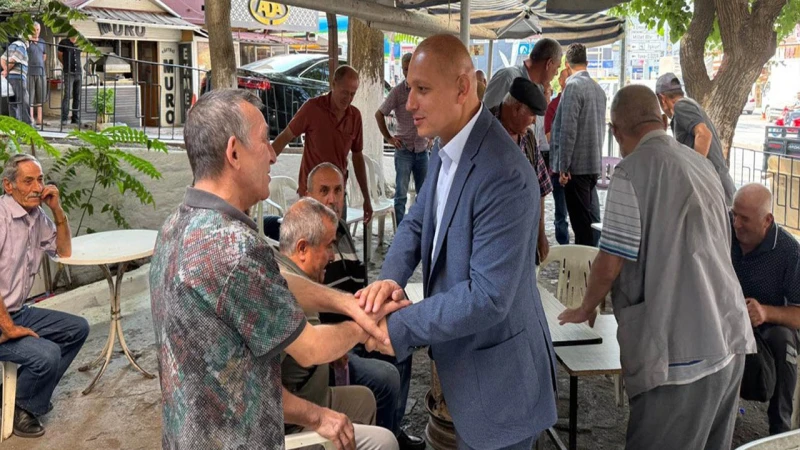 Belediyecilik çay sohbetleriyle şekilleniyor