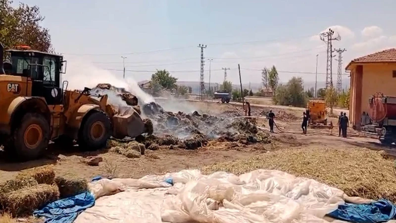 Hasandede Köyü’nde korkutan saman yangını!