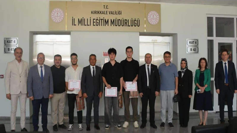 YKS'de dereceye giren öğrenciler ödüllendirildi