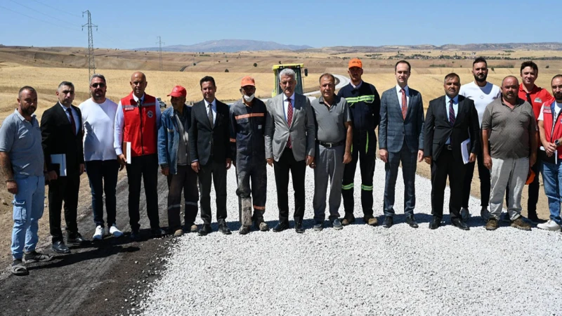 Dikmen Köyü’nün yol çalışmaları sürüyor