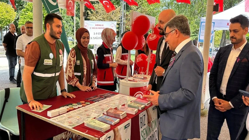 Yeşilay’dan Halk Sağlığı Haftasında bilgilendirme standı