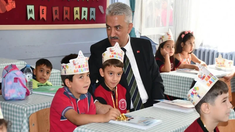 Makas: “Türkiye’nin gelece sizlersiniz”