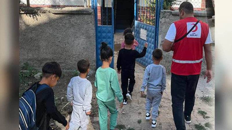 Türk Kızılay’dan roman çocuklar Kur’an Kursu