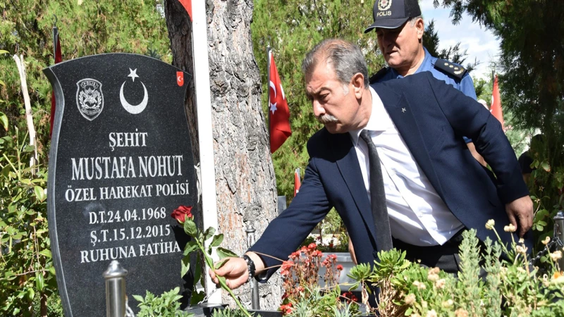 Emniyet Müdürü Işık’tan şehitliğe duygusal ziyaret