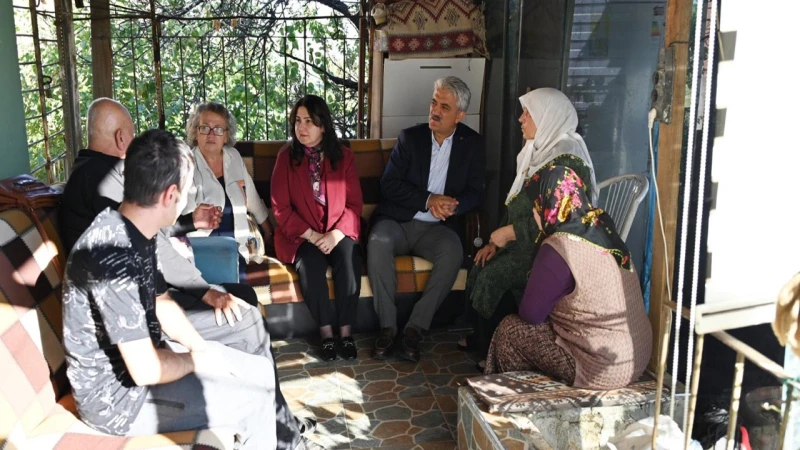 Vali Makas’tan şehit ailelerine duygusal ziyaret