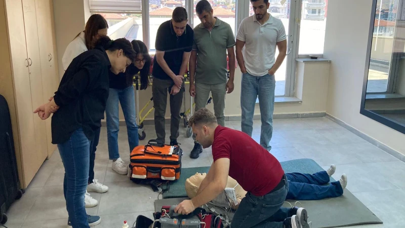 Sağlık personeline temel eğitim programı