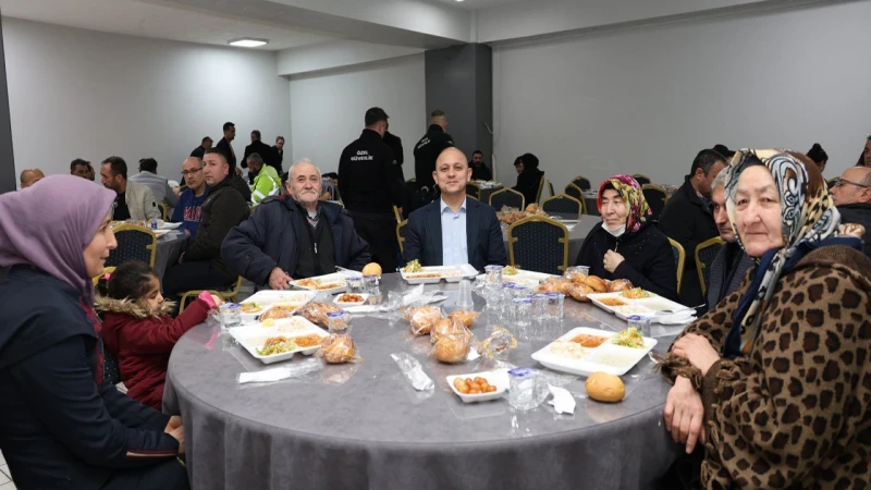Başkan Önal iftar sofrasında vatandaşlarla buluştu
