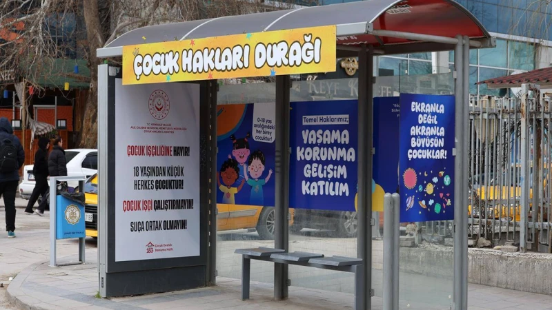 Çocuk haklarına dikkat çekmek için “durak” oluşturuldu