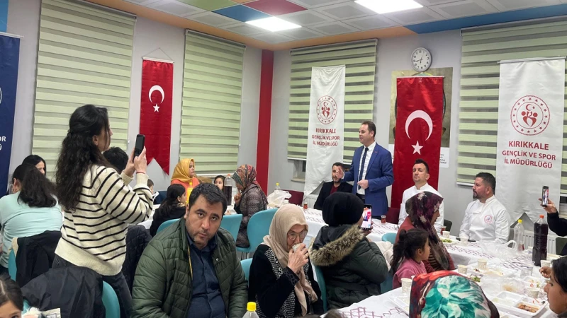 Gençlik Merkezi’nde Gönül Sofrası Kuruldu