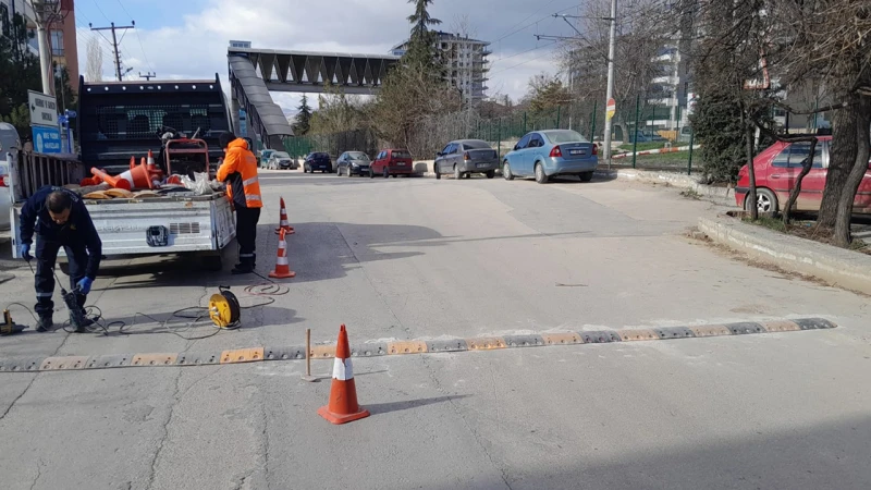 Okul önlerinde trafik güvenliği artırılıyor