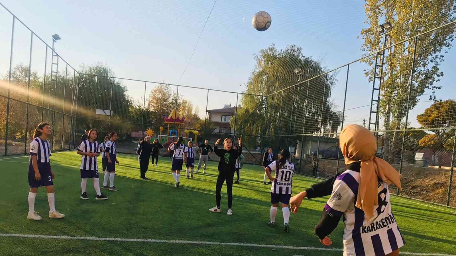 Kırıkkale’de kız futbol takımı kuruldu