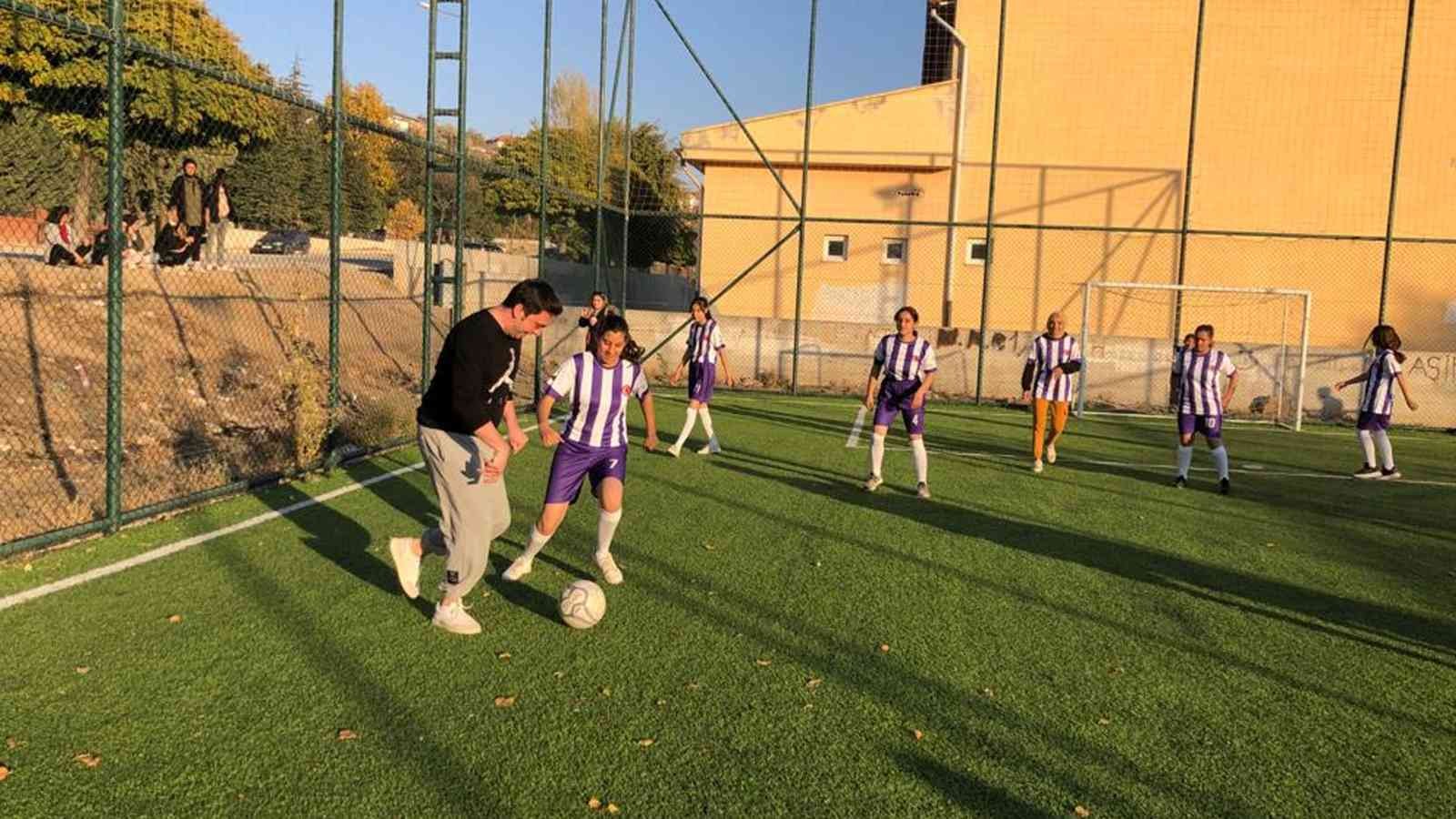 Kırıkkale’de kız futbol takımı kuruldu