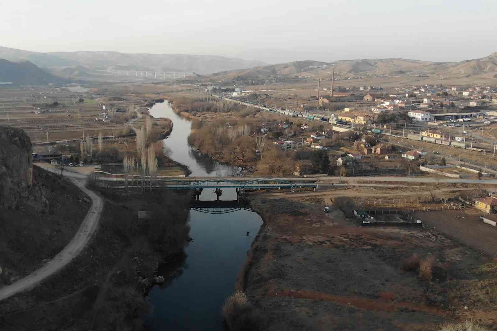 KIZILIRMAK NEHRİ İÇİN KURAKLIK TEHLİKESİ