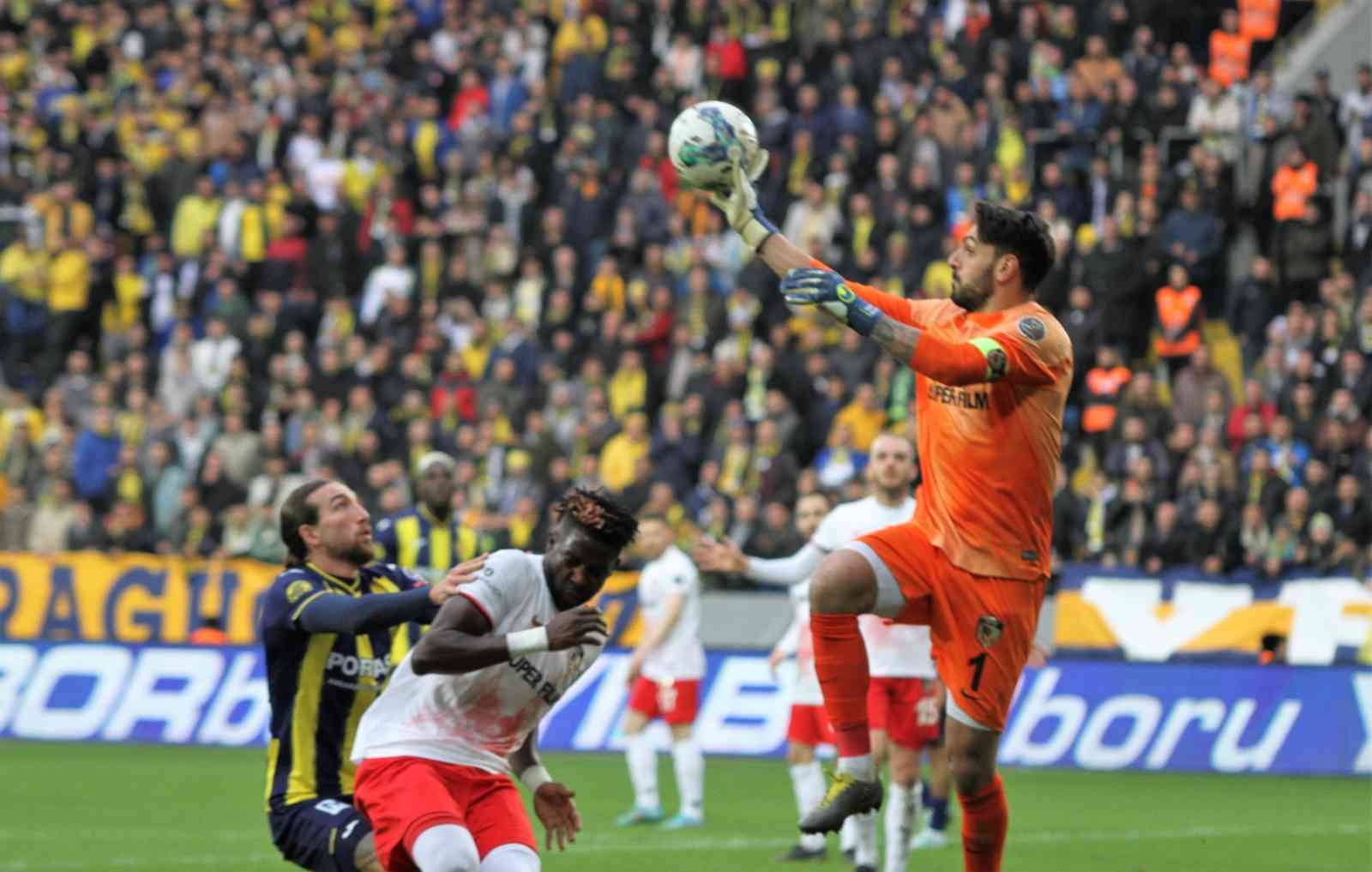 Spor Toto Süper Lig: MKE Ankaragücü: 0 - Gaziantep FK: 0 (İlk yarı)