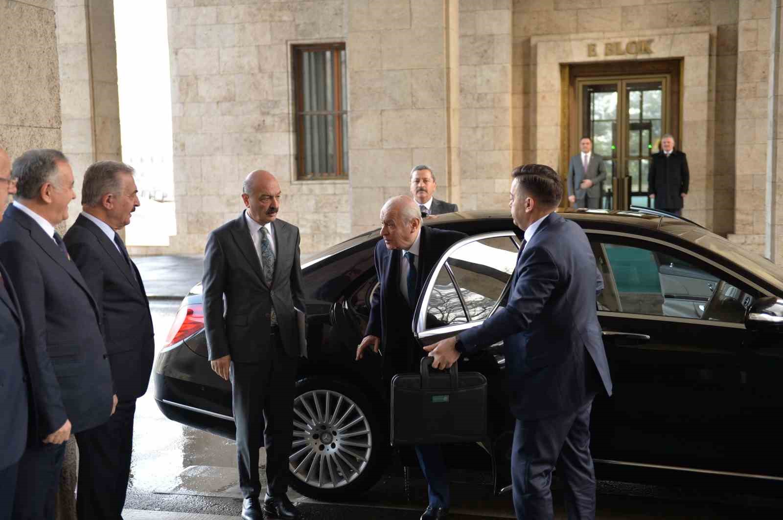 MHP Lideri Bahçeli: "İsveç’in NATO üyeliğini derin dondurucuya alınmasından yanayız"