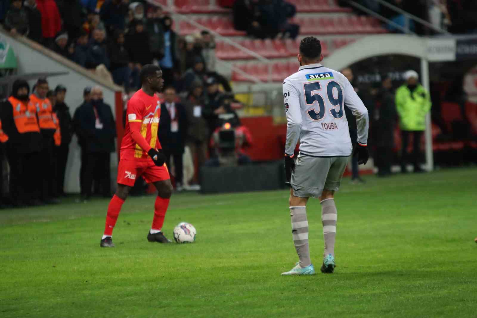 Spor Toto Süper Lig: Kayserispor: 1 - Medipol Başakşehir: 0 (Maç sonucu)