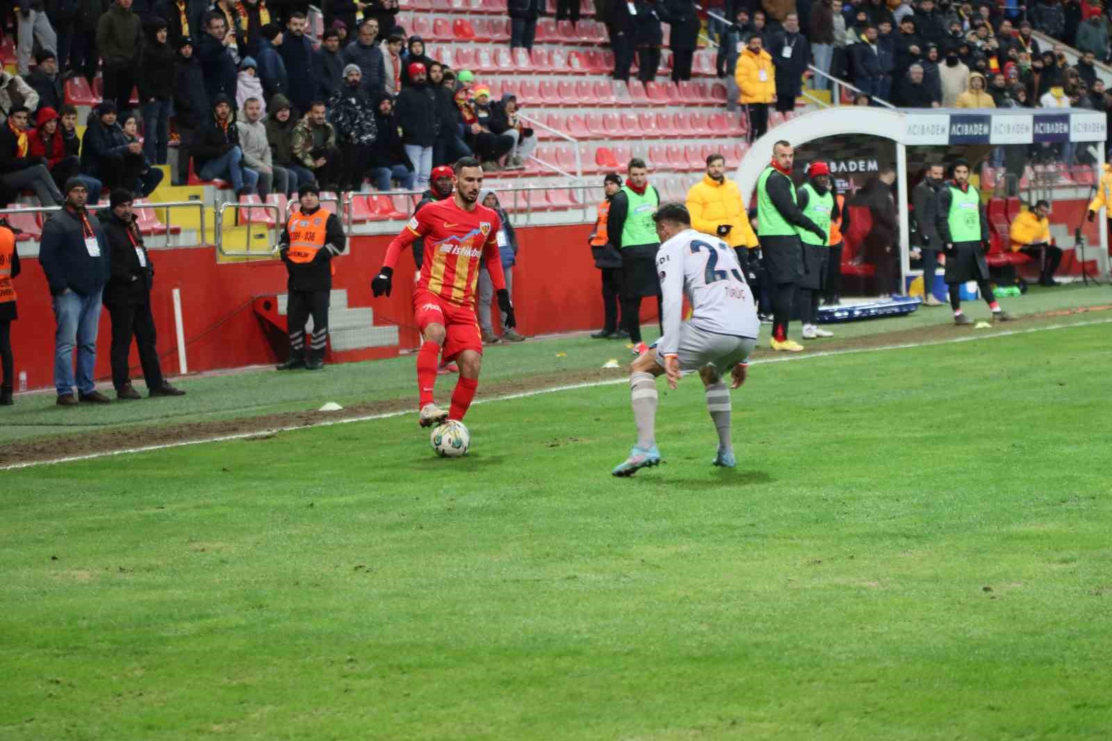 Spor Toto Süper Lig: Kayserispor: 1 - Medipol Başakşehir: 0 (Maç sonucu)