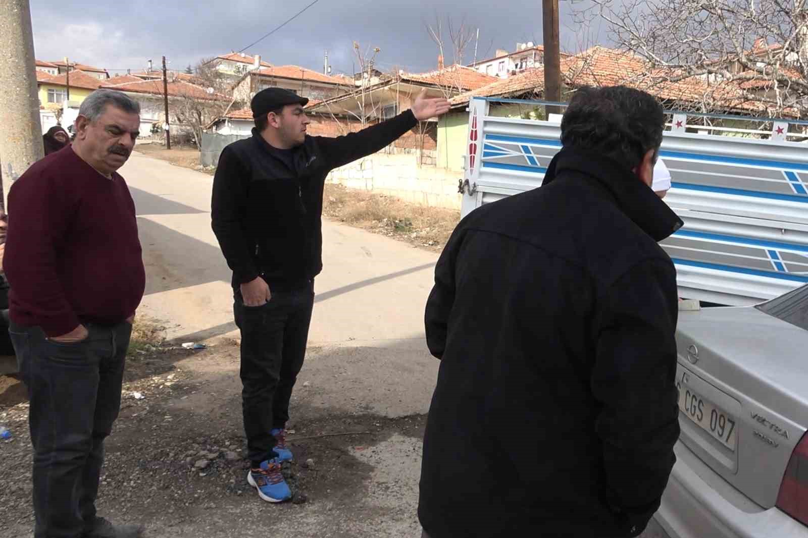 Kamyonetindeki hasarı gören öfkeli sürücüden şaşırtan istek: "Yakınlarını çağırın paramı versin"