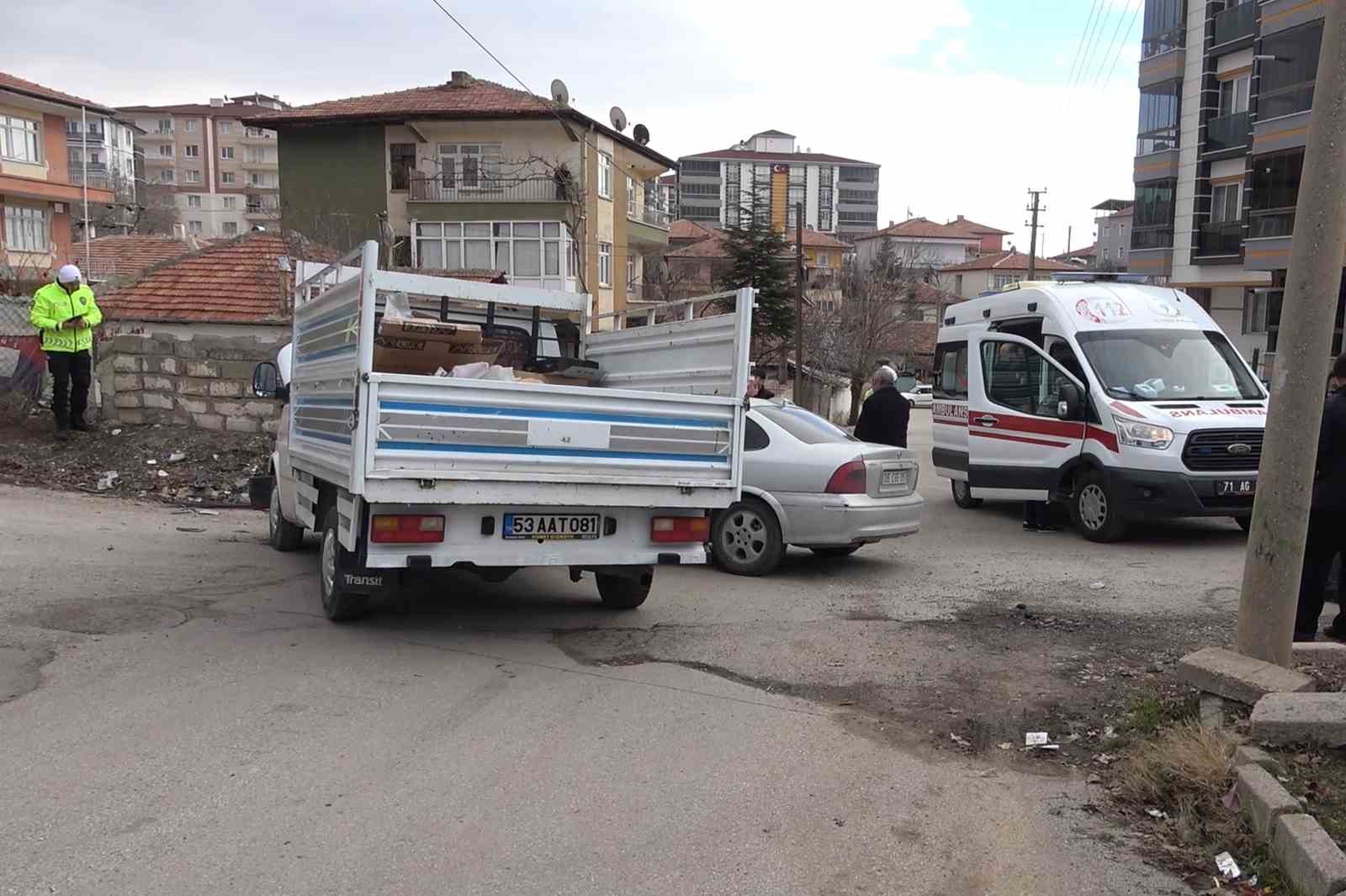 Kamyonetindeki hasarı gören öfkeli sürücüden şaşırtan istek: "Yakınlarını çağırın paramı versin"