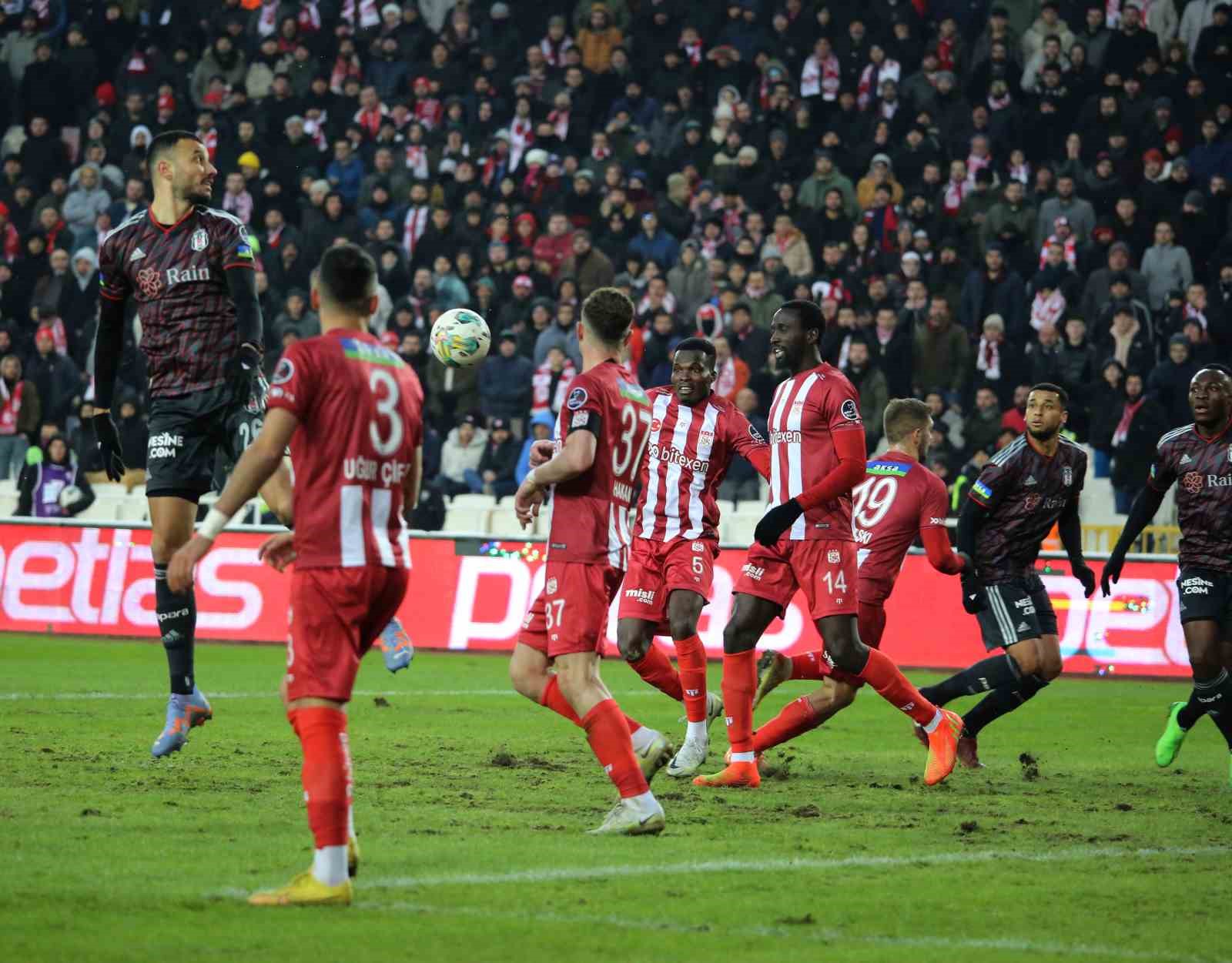 Spor Toto Süper Lig: DG Sivasspor: 1 - Beşiktaş: 0 (Maç sonucu)