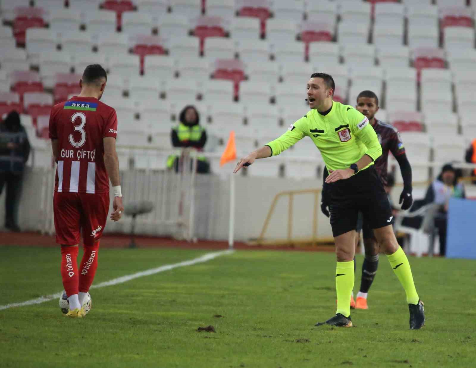 Spor Toto Süper Lig: DG Sivasspor: 1 - Beşiktaş: 0 (Maç sonucu)