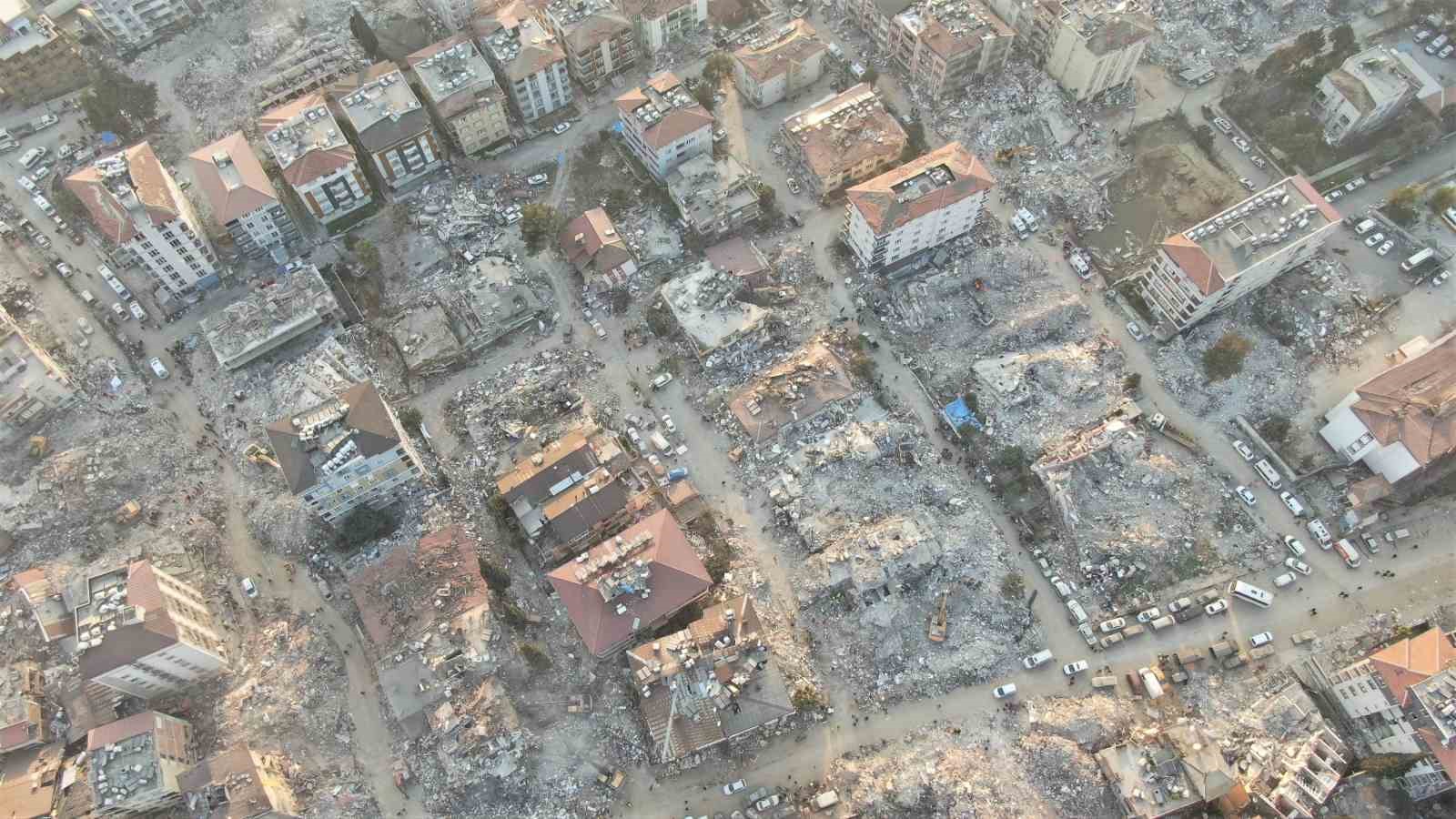 Depremin 8’inci gününde harabeye dönen Hatay’daki yıkım havadan görüntülendi