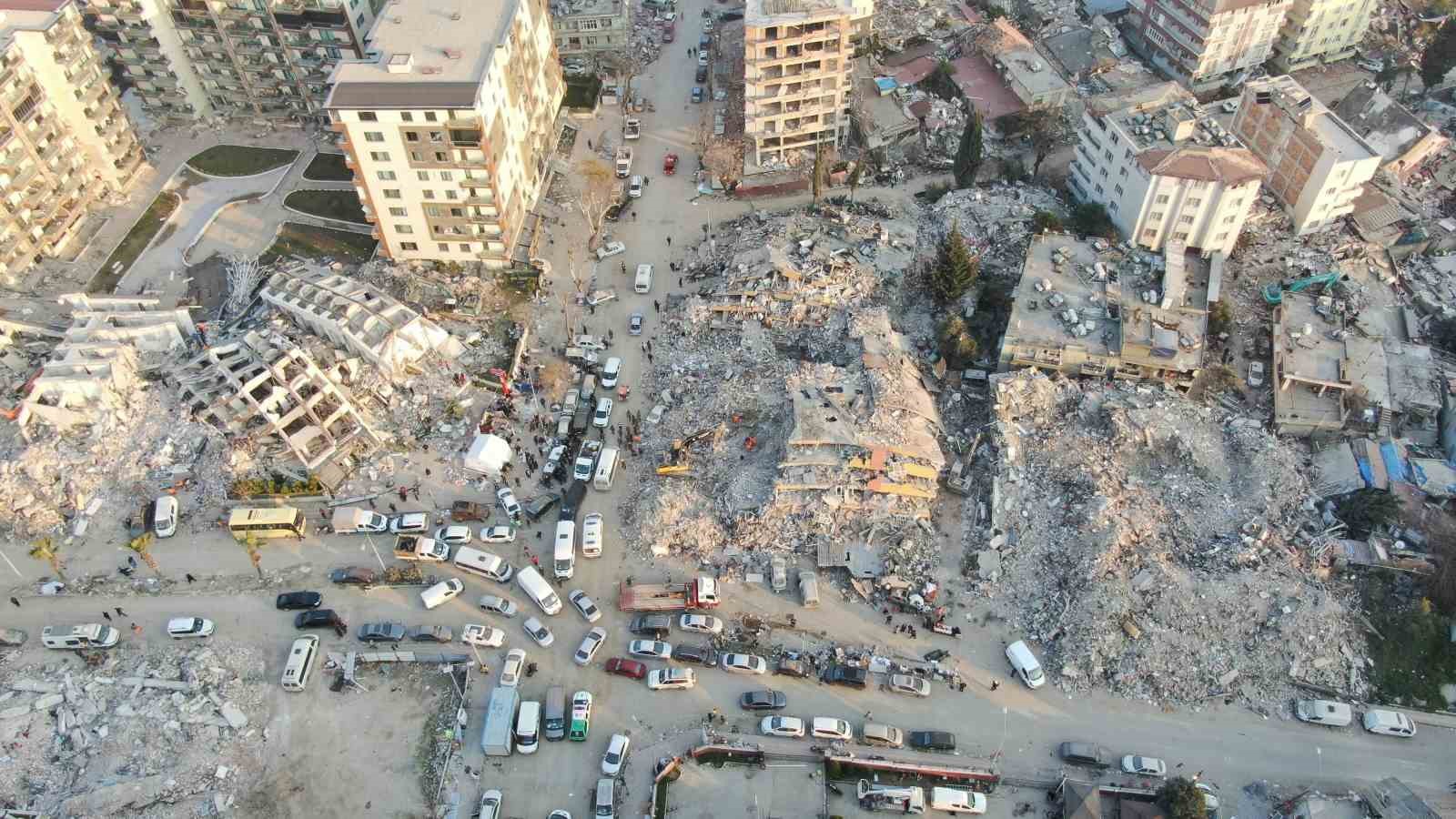 Depremin 8’inci gününde harabeye dönen Hatay’daki yıkım havadan görüntülendi