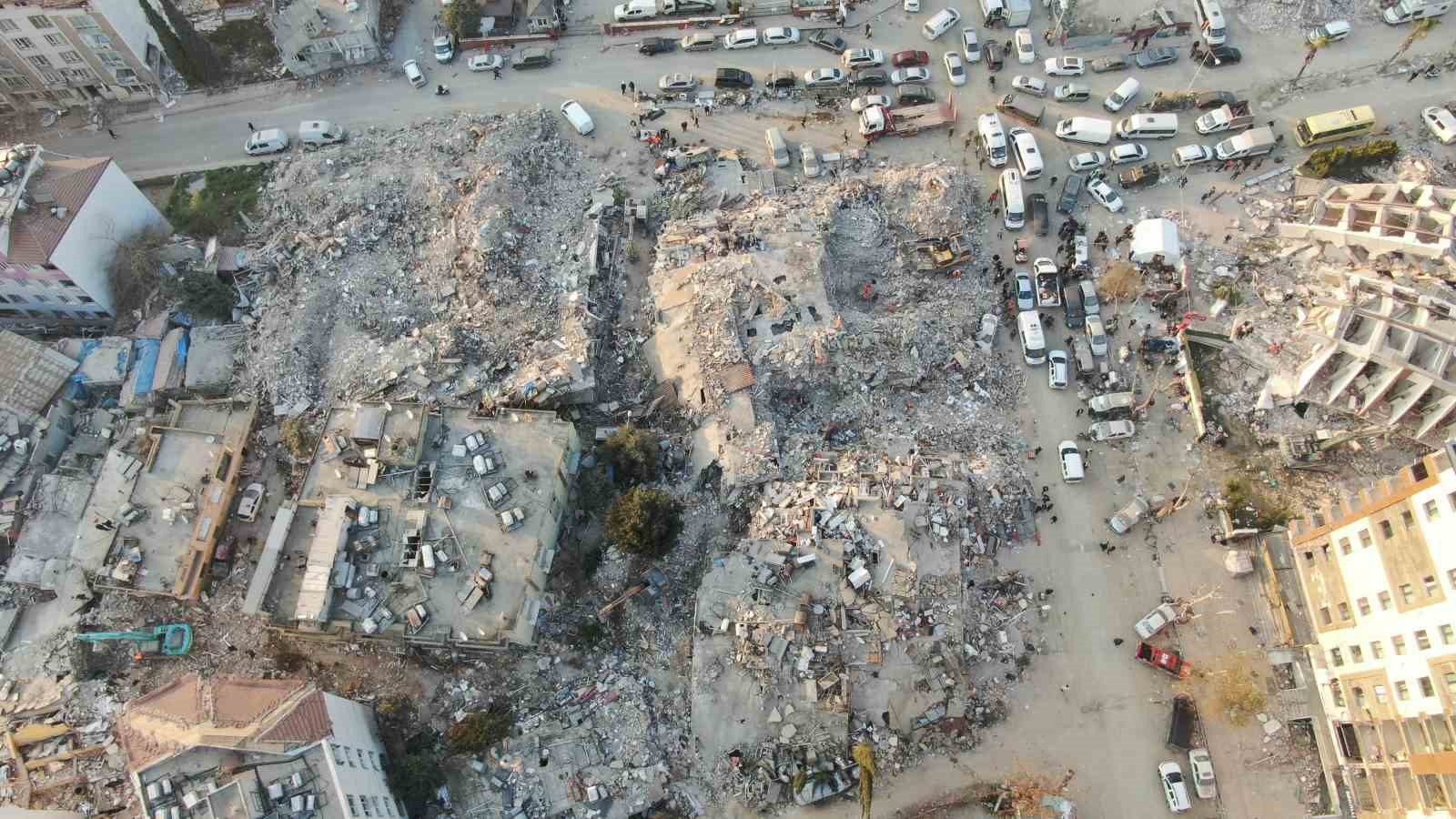 Depremin 8’inci gününde harabeye dönen Hatay’daki yıkım havadan görüntülendi