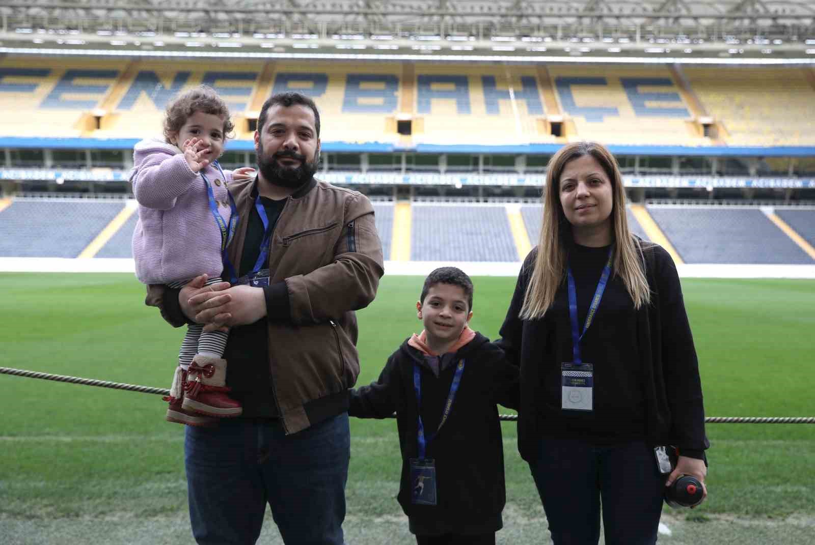 Fenerbahçe, depremzede Kuzey Koşar ve ailesini Ülker Stadı’nda ağırladı