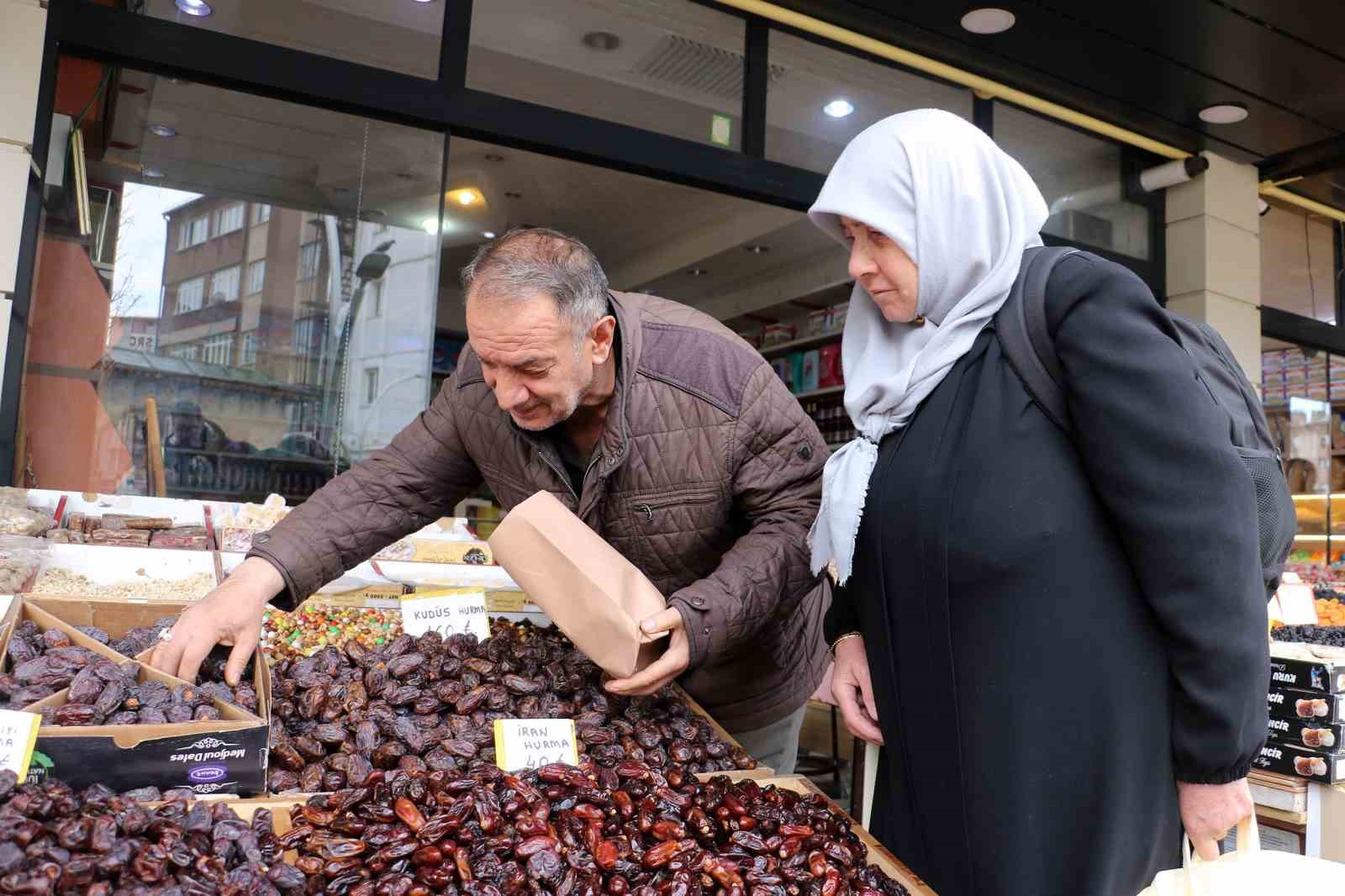 Ramazan geldi, hurmaya talep arttı