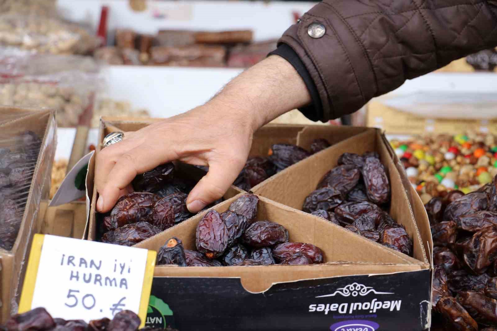 Ramazan geldi, hurmaya talep arttı