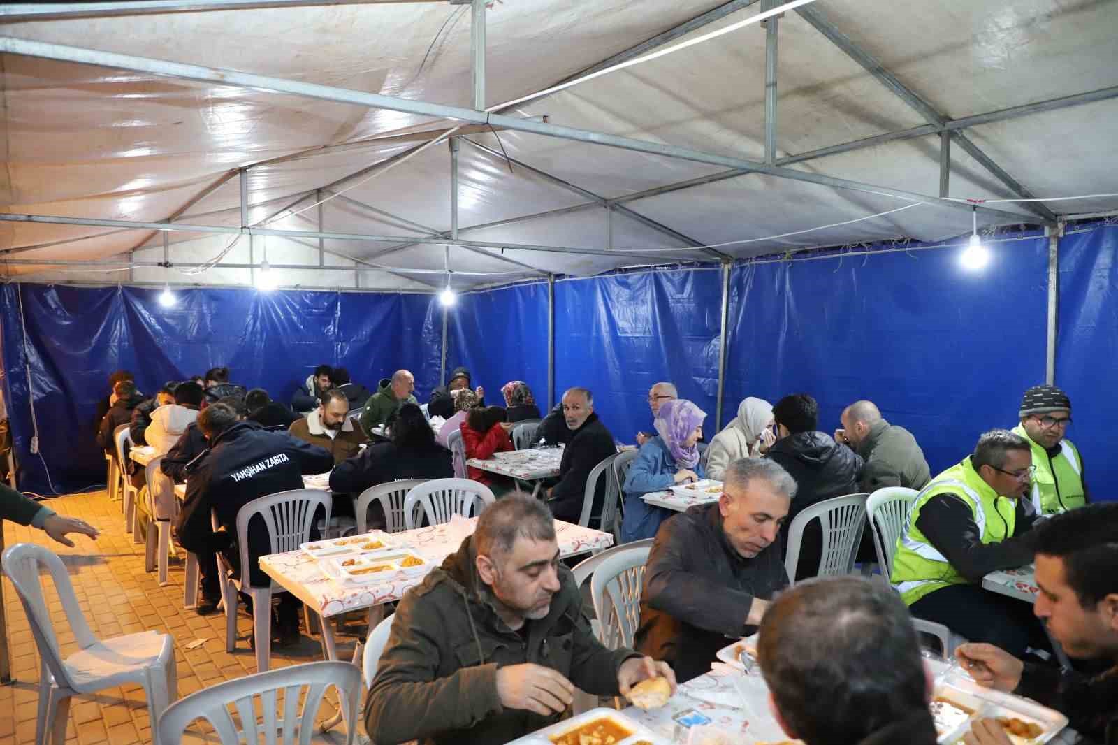 Yahşihan’da yüzlerce aile aynı sofrada buluşuyor.