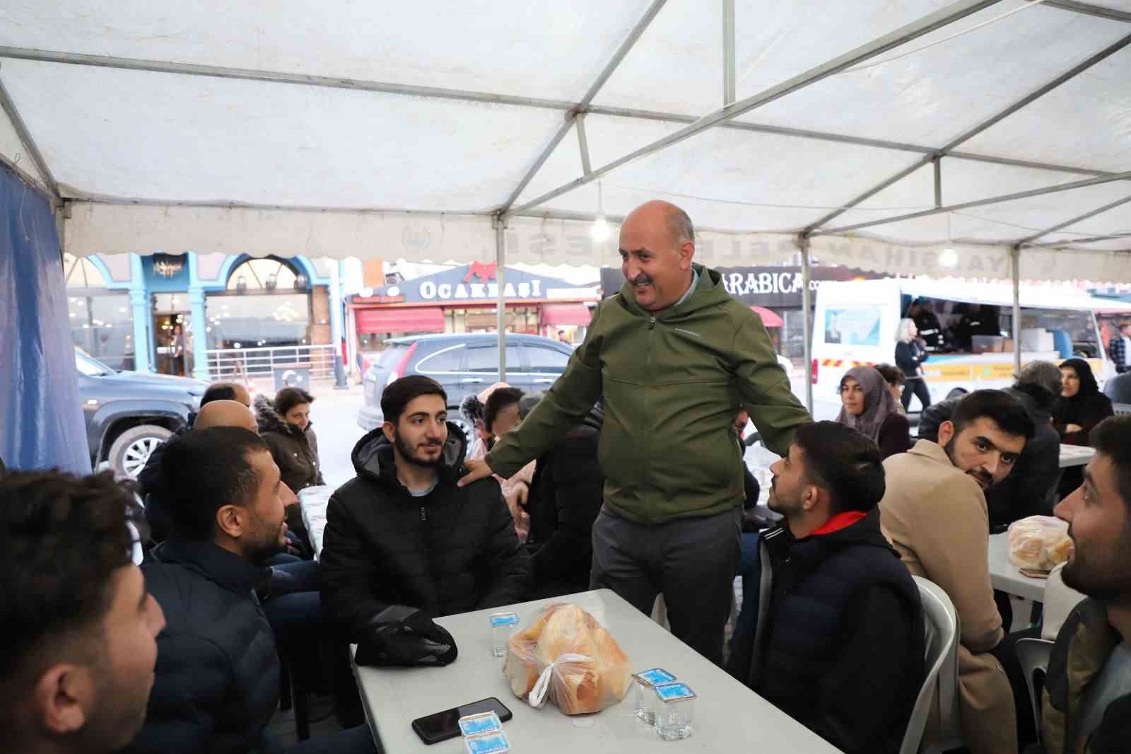 Yahşihan’da yüzlerce aile aynı sofrada buluşuyor.