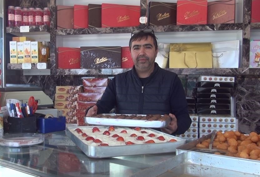 RAMAZAN AYININ VAZGEÇİLMEZİ TULUMBA TATLISI DAMAKLARI TATLANDIRIYOR