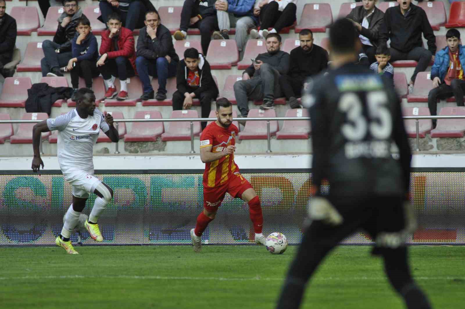 Spor Toto Süper Lig: Kayserispor: 3 - Ümraniyespor: 1 (Maç sonucu)