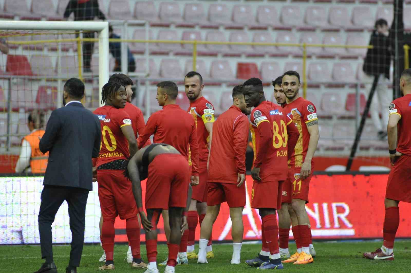 Spor Toto Süper Lig: Kayserispor: 3 - Ümraniyespor: 1 (Maç sonucu)