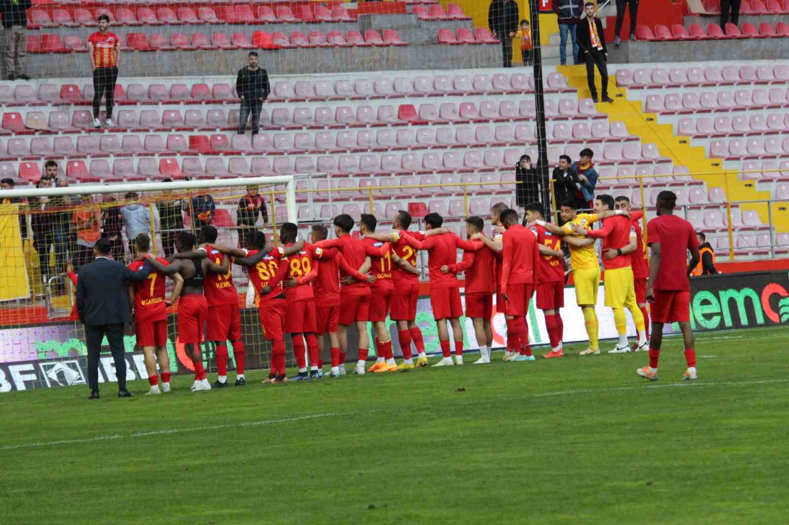 Spor Toto Süper Lig: Kayserispor: 3 - Ümraniyespor: 1 (Maç sonucu)