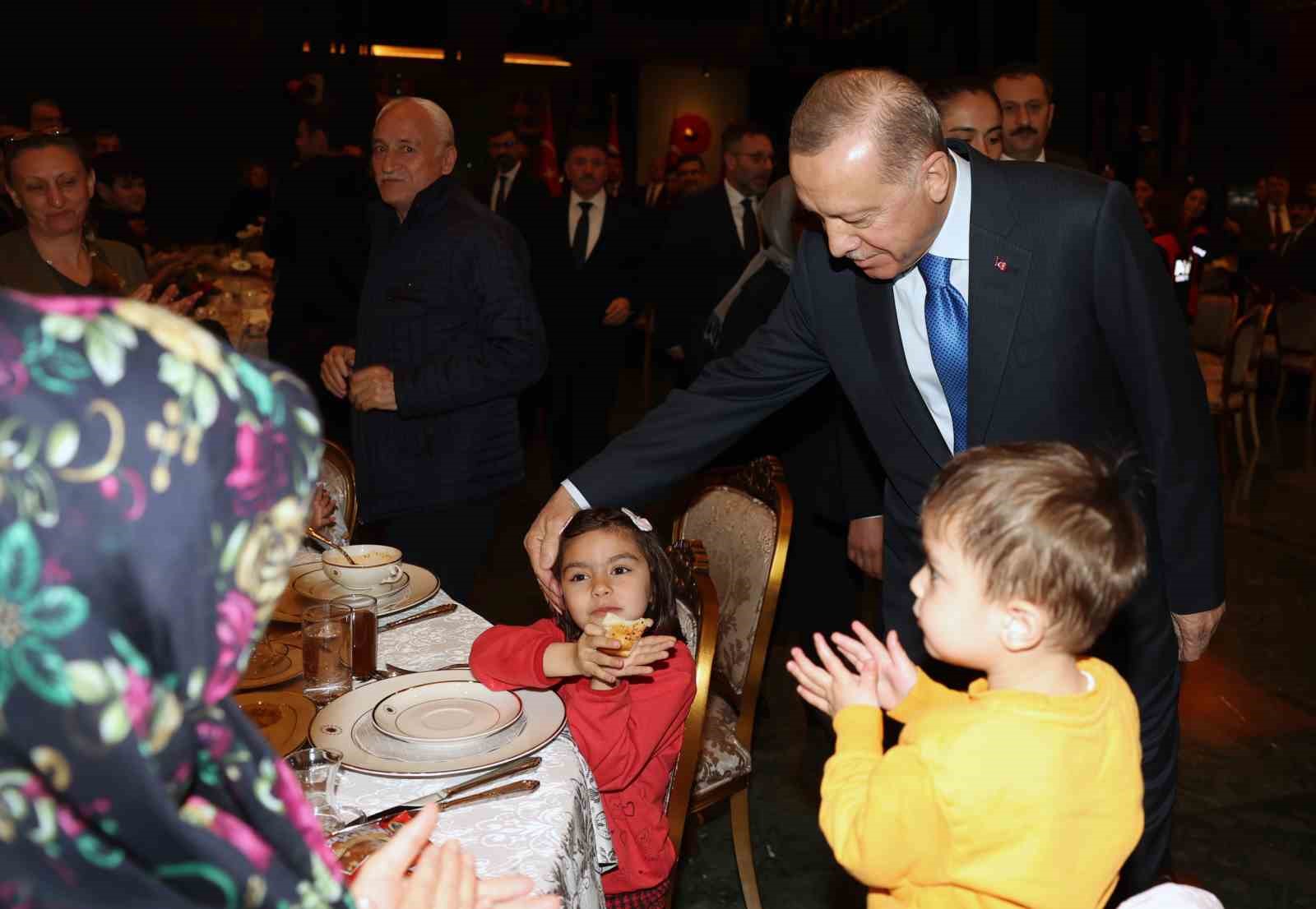 Cumhurbaşkanı Erdoğan: “Ramazan Bayramı’nda Gaziantep Nurdağı ve Kahramanmaraş Türkoğlu’nda ilk köy evlerinin teslimatını gerçekleştireceğiz"