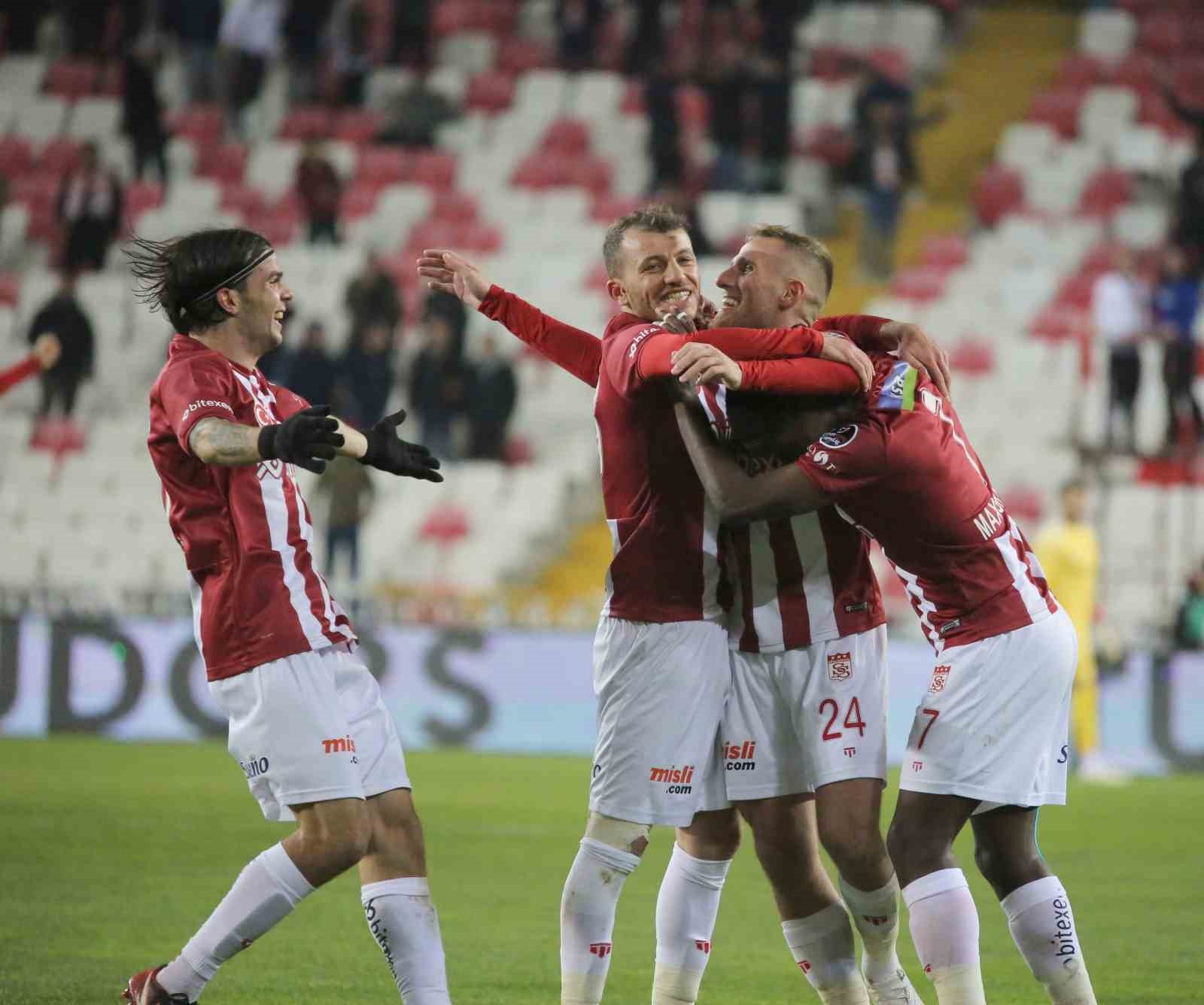 Spor Toto Süper Lig: DG Sivasspor: 4 - Trabzonspor: 1 (Maç sonucu)