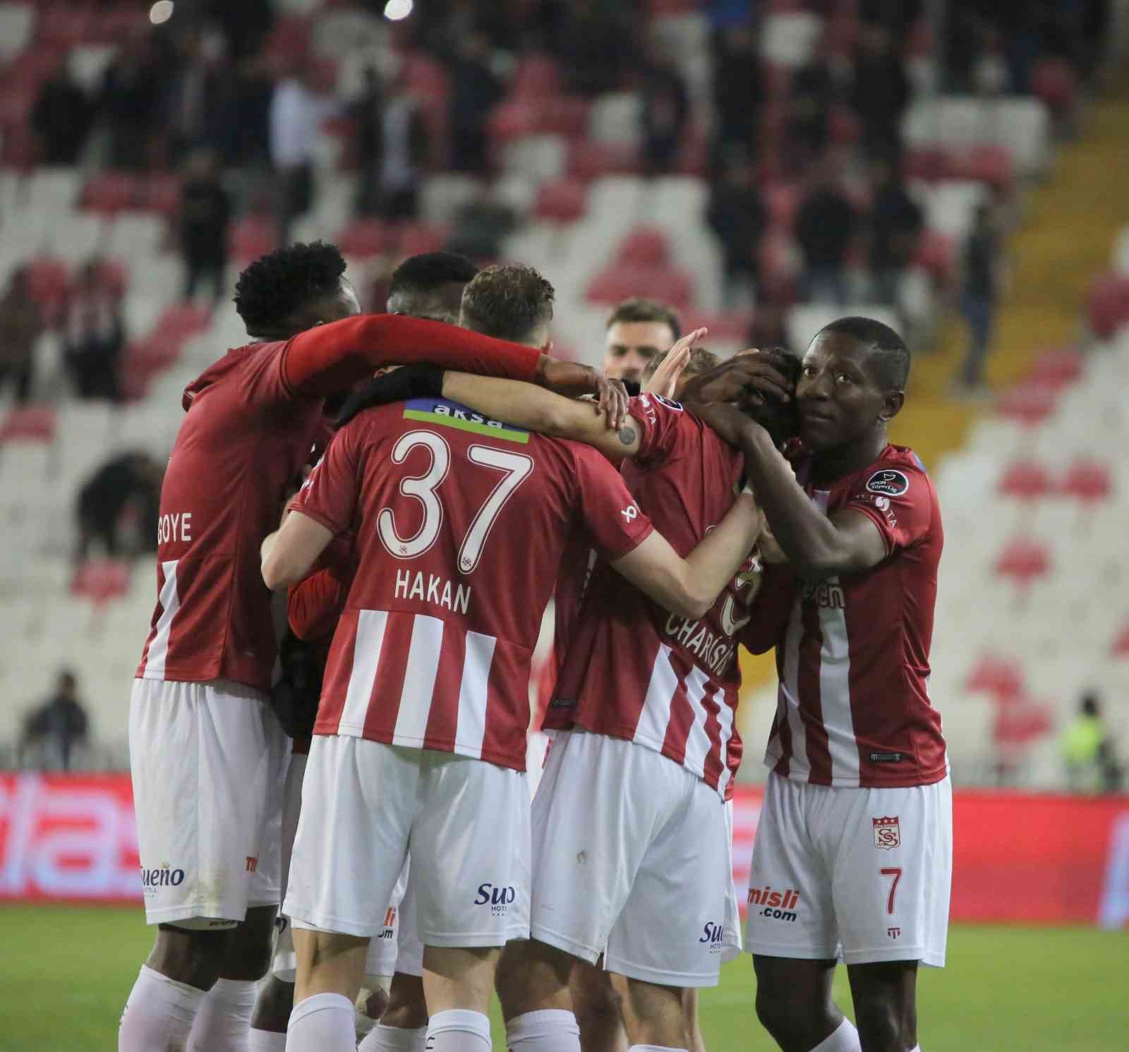 Spor Toto Süper Lig: DG Sivasspor: 4 - Trabzonspor: 1 (Maç sonucu)