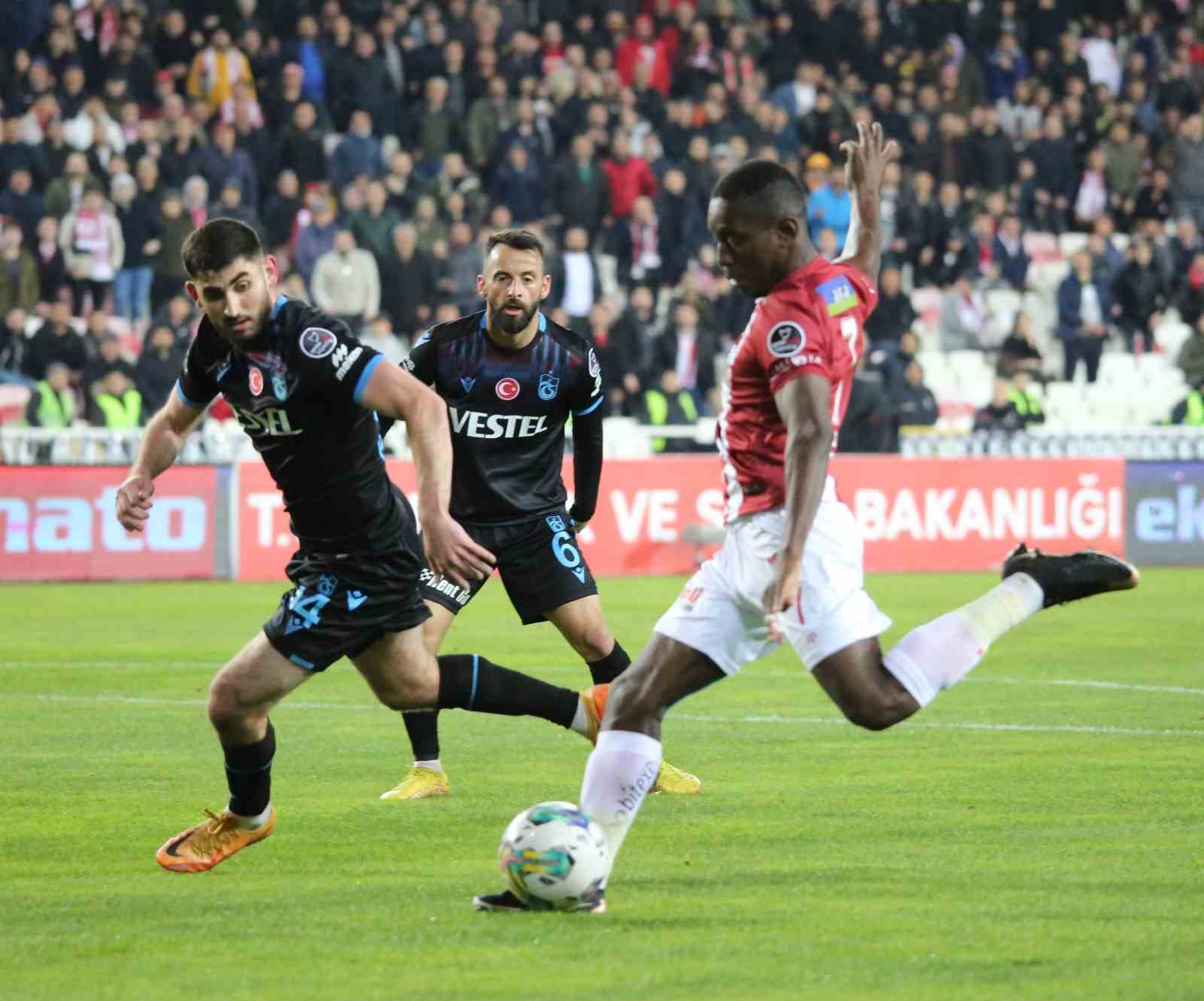 Spor Toto Süper Lig: DG Sivasspor: 4 - Trabzonspor: 1 (Maç sonucu)