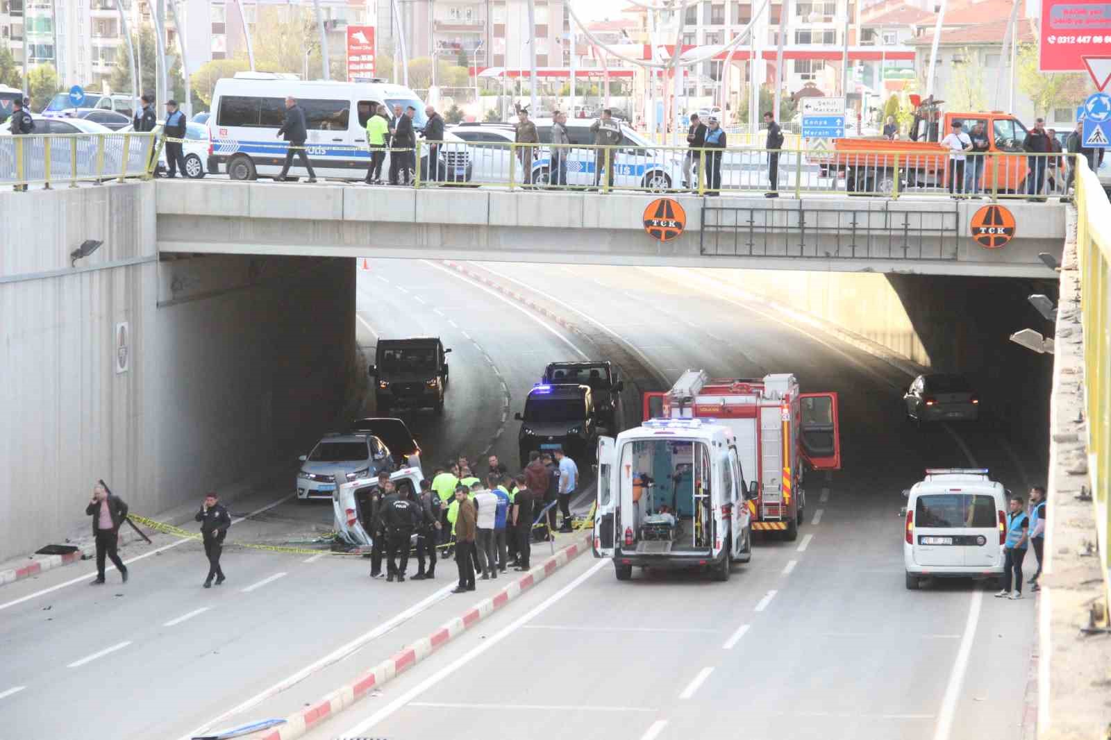 Karaman’da hafif ticari araç alt geçide düştü: 2 ölü, 1 yaralı