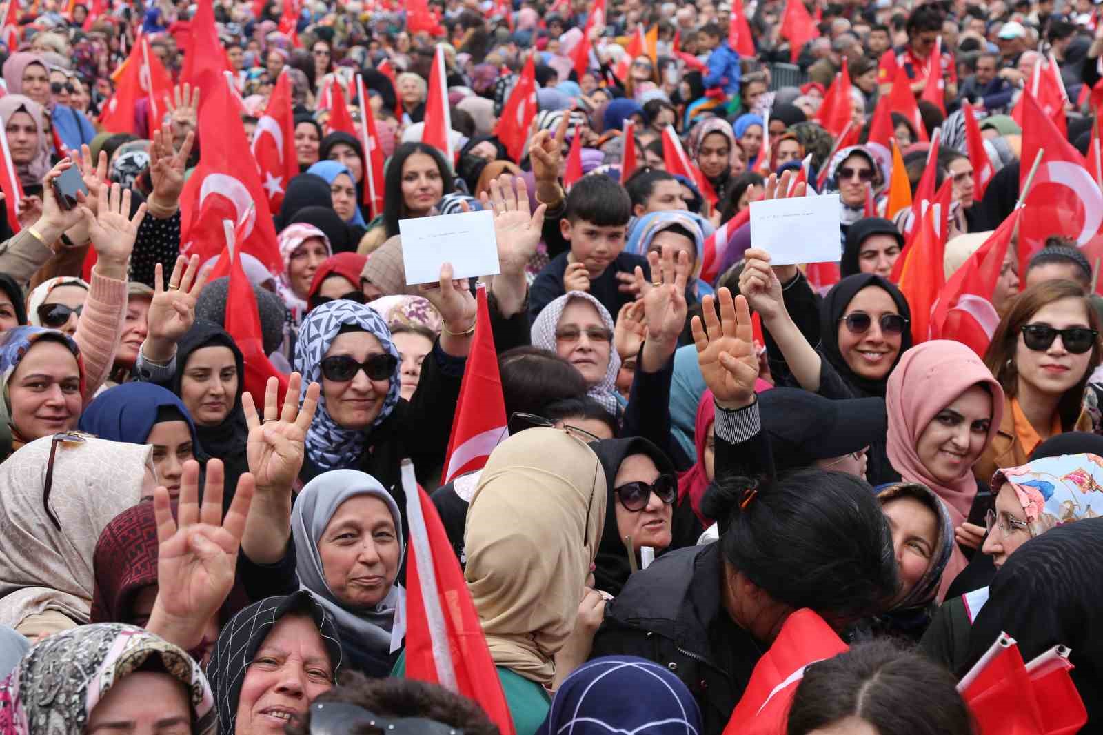 Ankara-Sivas Yükse Hızlı Treni Kırıkkale’de coşkuyla karşılandı