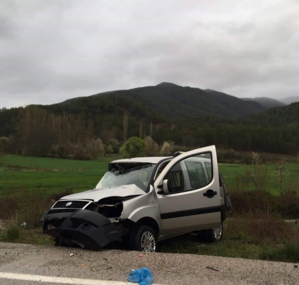 Ankara’da işçi servisi otomobille çarpıştı: 3 ölü, 20 yaralı